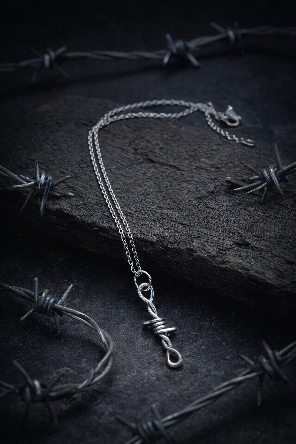Barbed Temptation Knot Necklace